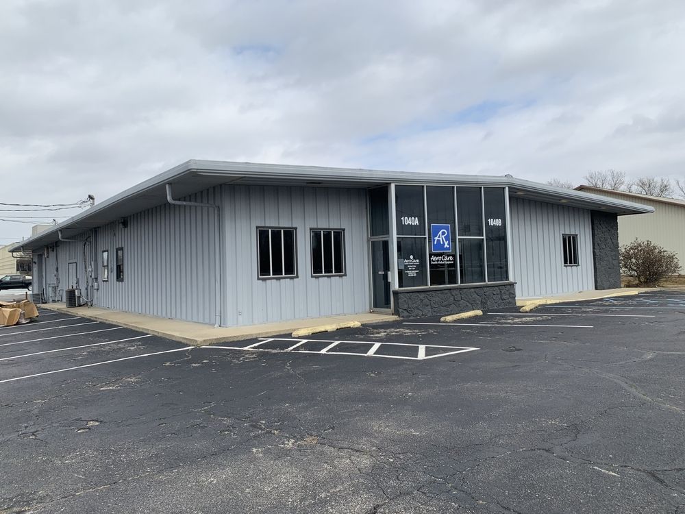 Attractive Investment Opportunity or High Visibility Space for Lease: 1040 2nd St, Columbus, IN 47201